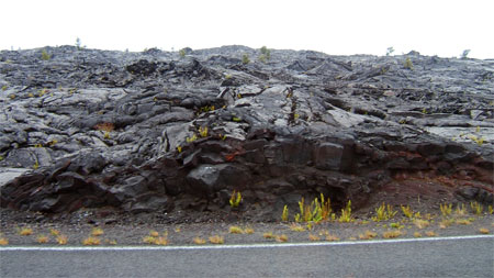 道路の溶岩